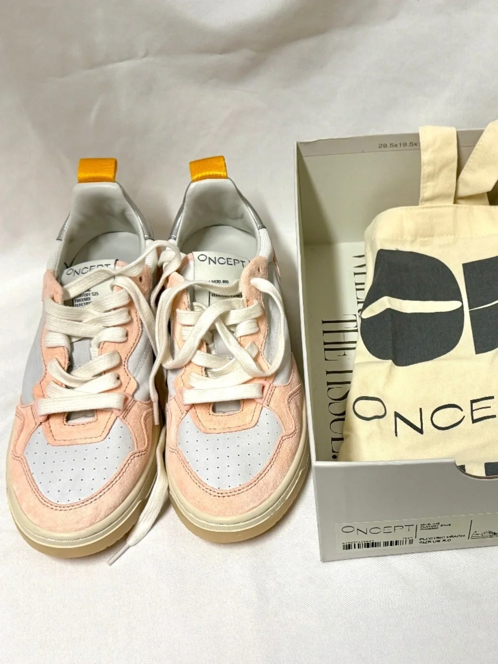 SALE! Oncept Phoenix Electric Peach Sneakers Women’s Size 8 New in Box
